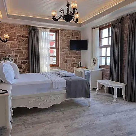 Cunda Taka Hotel *