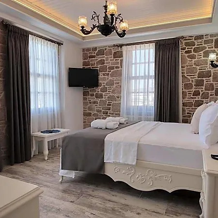 Cunda Taka Hotel *